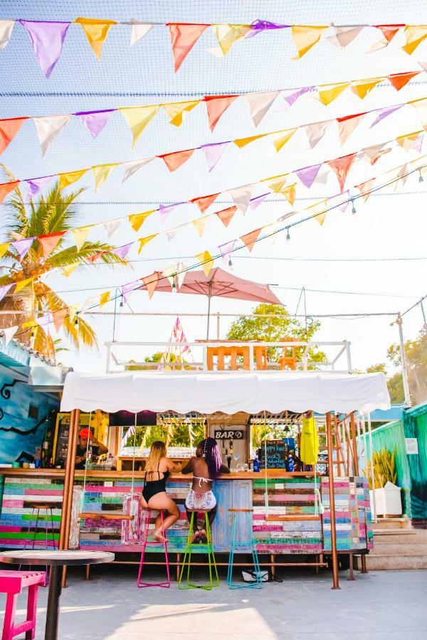 Wonderland By Gb Collection Hostel Cartagena Exterior photo